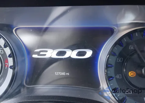 2018 Chrysler 300 300S z USA, uszkodzony, nr VIN 2C3CCABG1JH269551